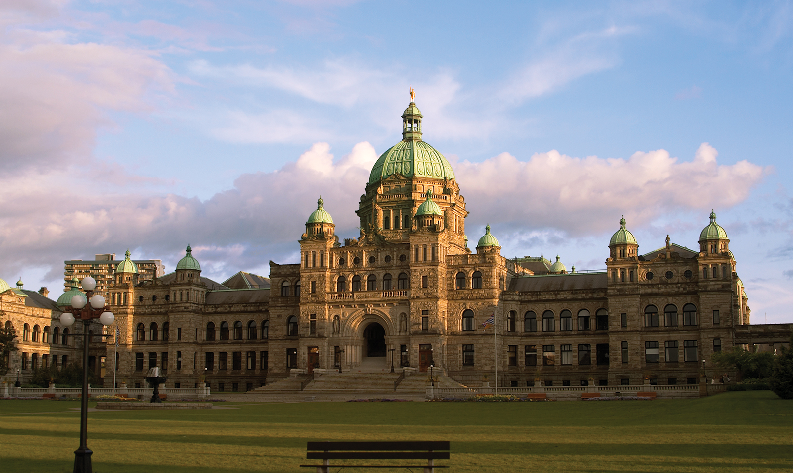 University Of Victoria, Canada 2025 Scholarship For International Students